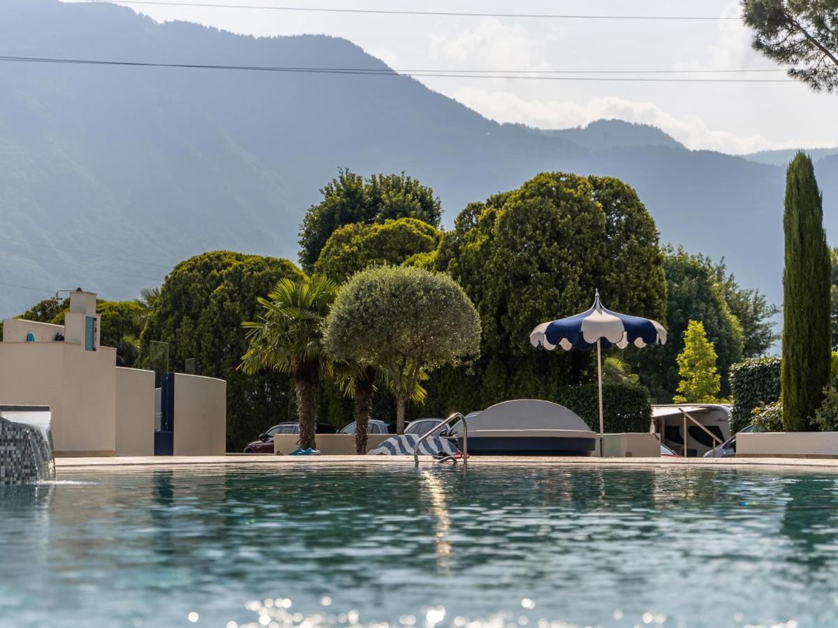 Schlosshof Charme Resort - Hotel & Camping Lana Eksteriør billede