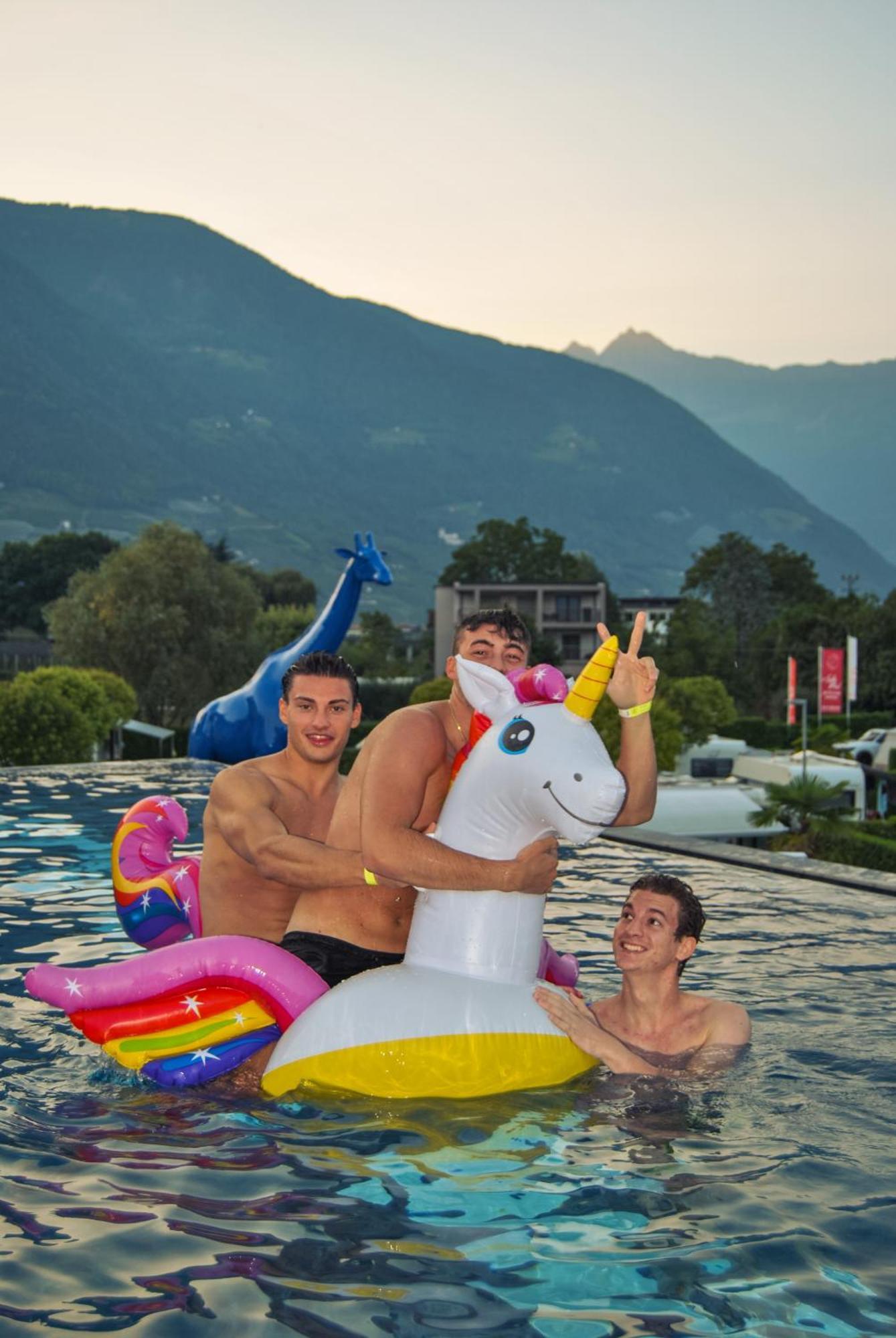Schlosshof Charme Resort - Hotel & Camping Lana Eksteriør billede