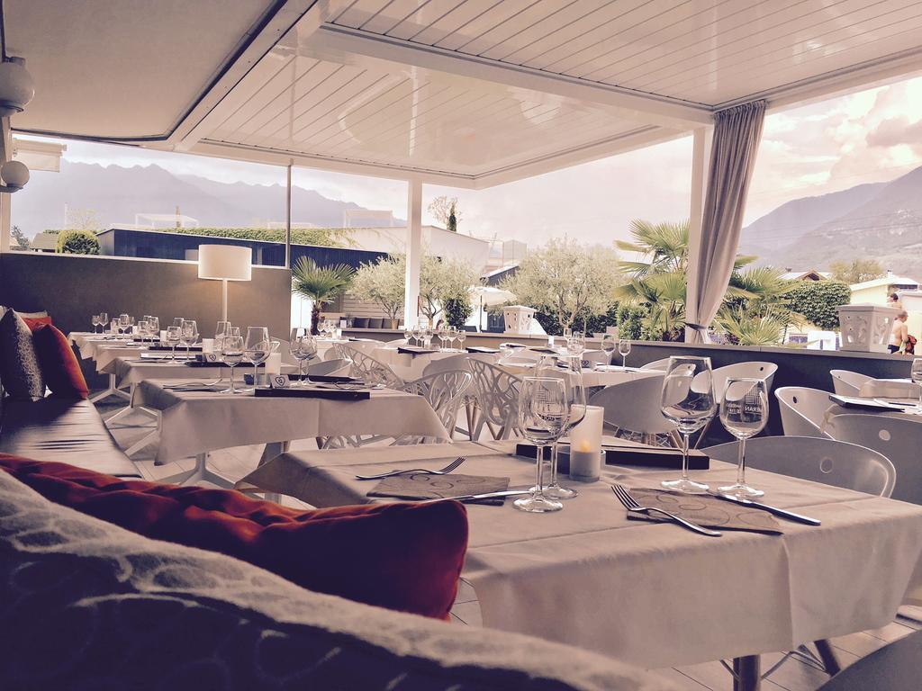 Schlosshof Charme Resort - Hotel & Camping Lana Eksteriør billede