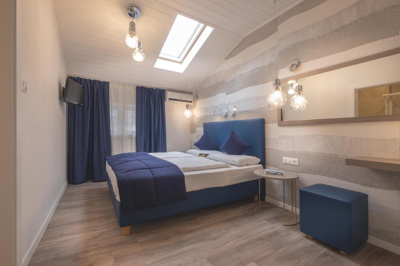 Schlosshof Charme Resort - Hotel & Camping Lana Eksteriør billede